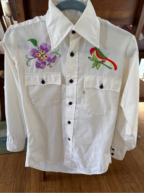 Levi's Tops - Levi’s 1970s vintage cream Western Shirt Colorful Embroidered Flower & Parrot